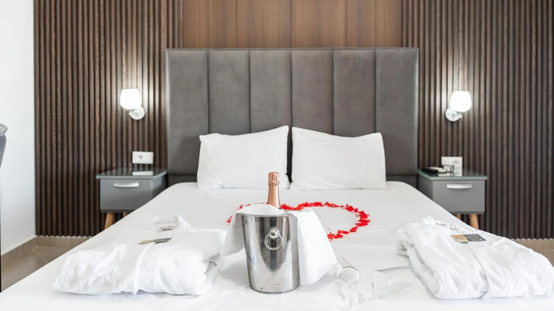 ***  Hotel Lula Ksamil Albania