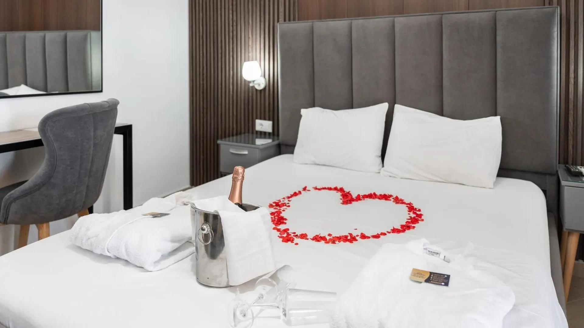 ***  Hotel Lula Ksamil Arnavutluk